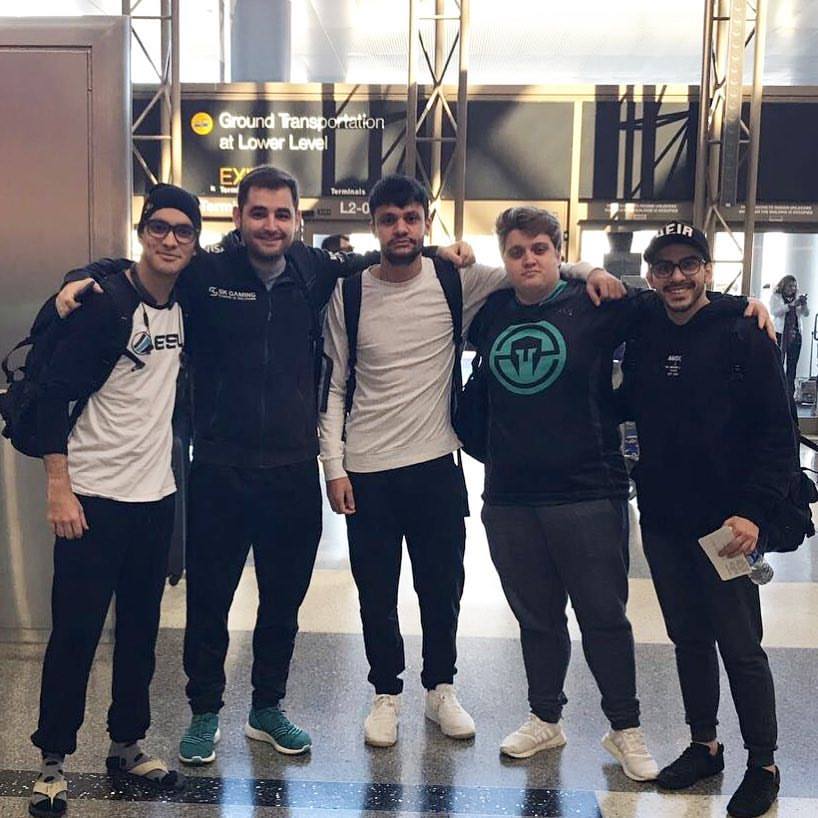 CS:GO: Não entrei no jogo, desculpa quem acordou cedo, diz felps