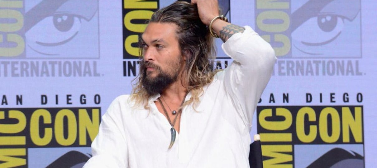 Jason Momoa pede desculpas por piada sobre estupro no painel de Game of Thrones