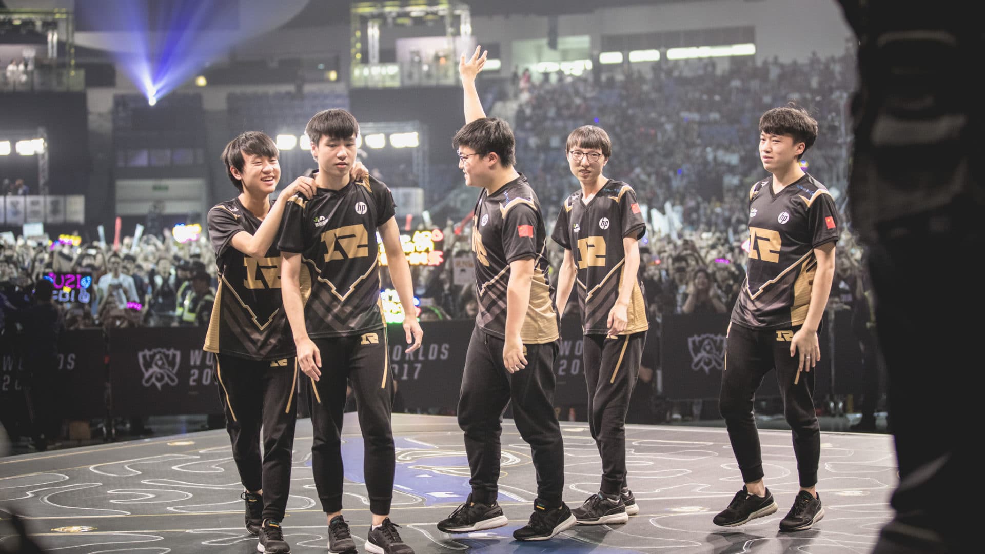 League of Legends | Royal Never Give Up é a terceira classificada para as semis do Mundial