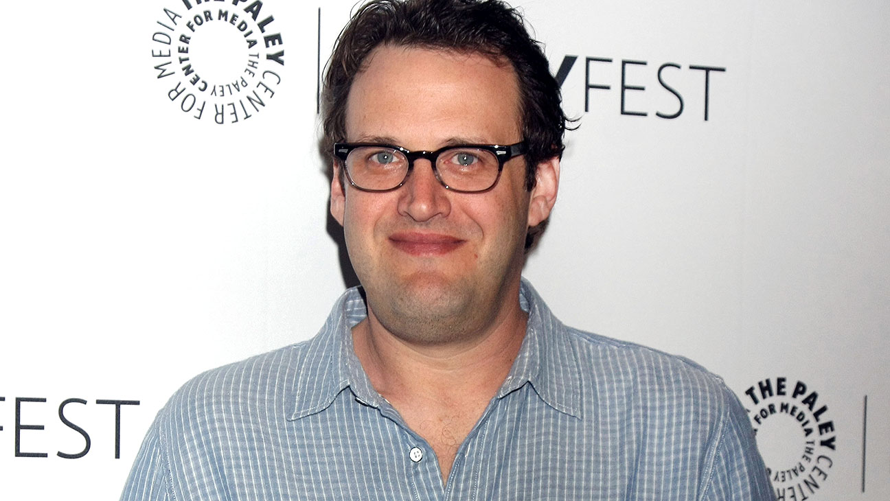 Produtor-executivo de Flash e Supergirl é demitido pela Warner após denúncias de assédio
