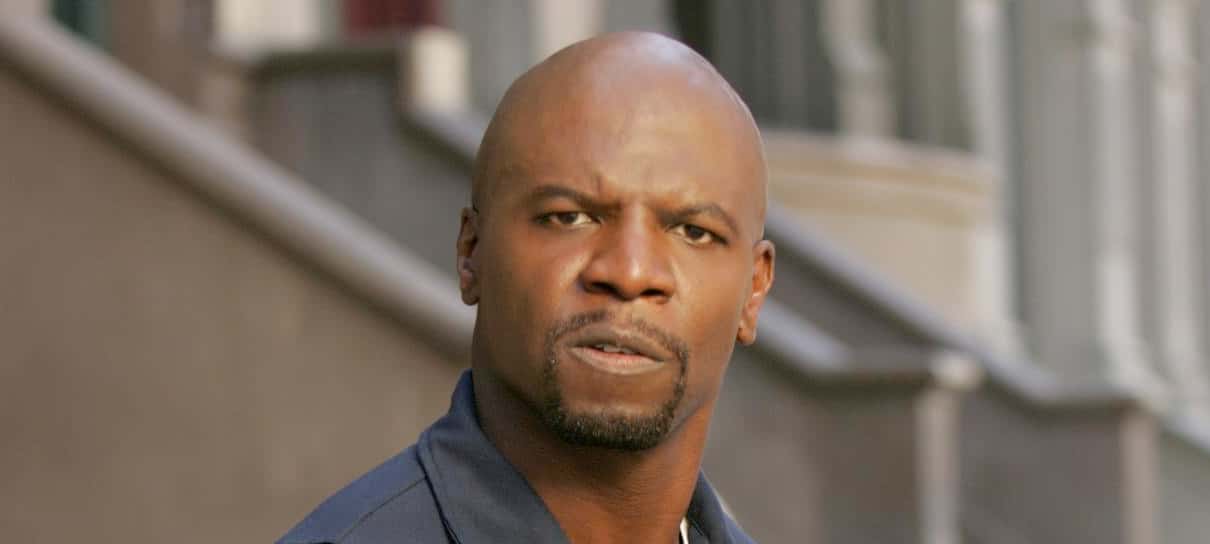 Mulher pede ajuda no Twitter para ter foto de Terry Crews em seu cartão de débito