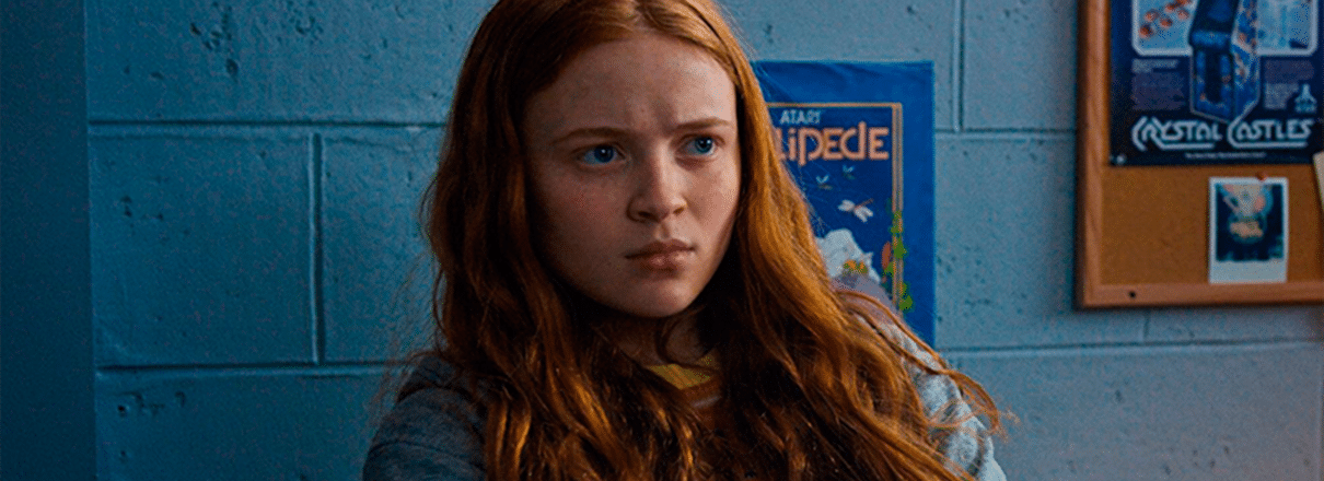 Stranger Things | Cena de beijo não roteirizada deixa atriz desconfortável nas gravações