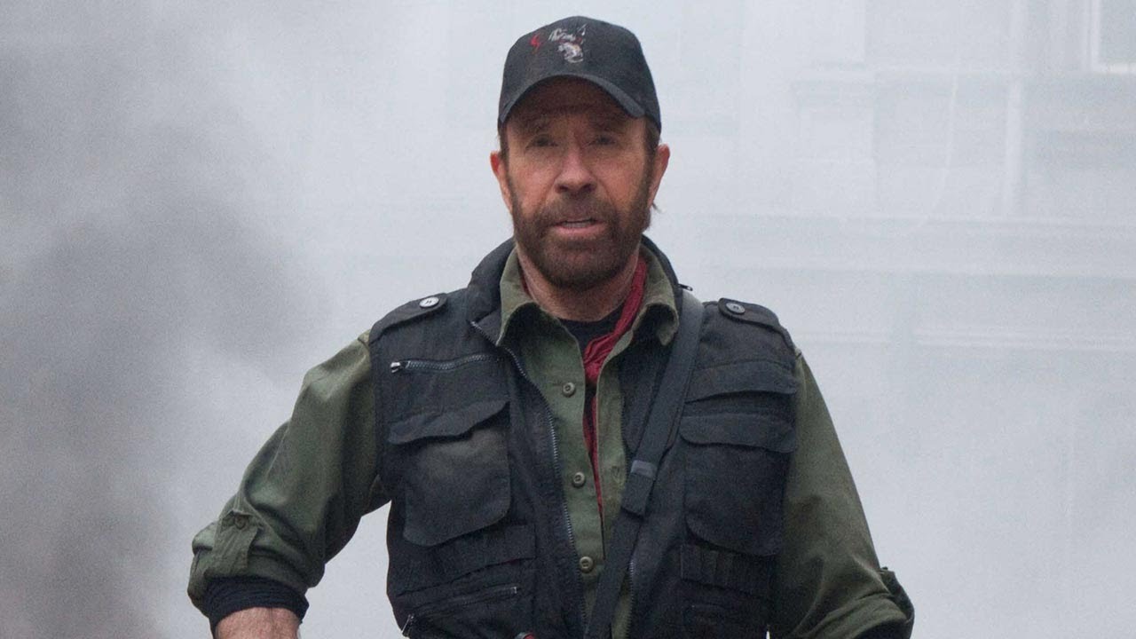 Chuck Norris se aposentou para cuidar da esposa