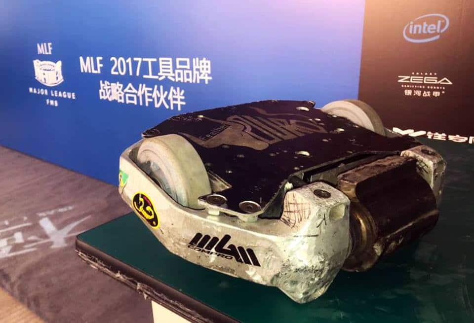 Brasileiros da RioBotz garantem vaga nas finais de torneio chinês de robôs de combate