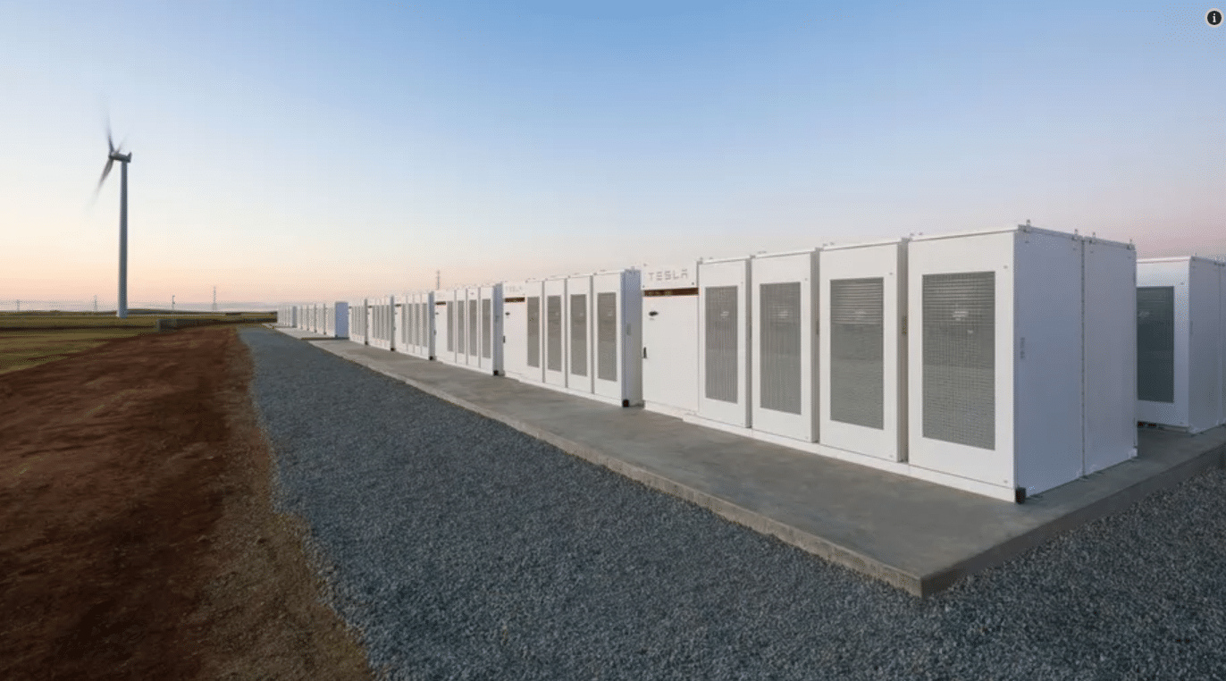 Elon Musk cumpre a promessa e constrói maior bateria do mundo em menos de 100 dias