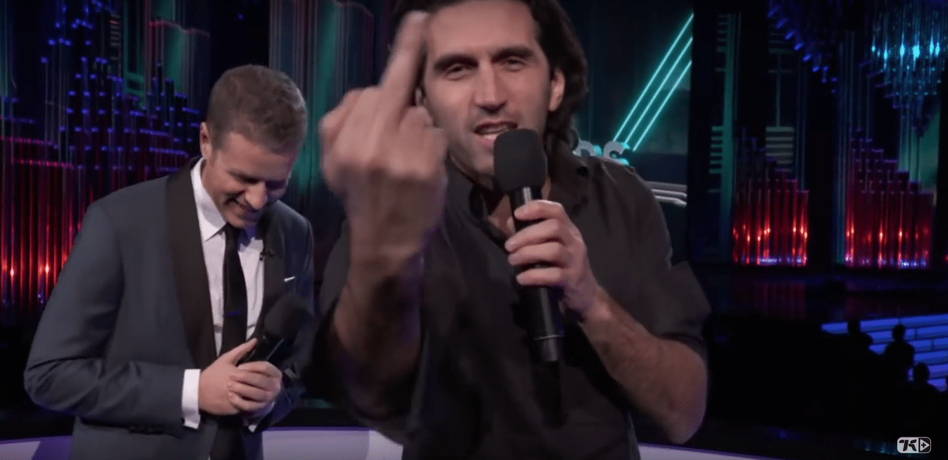 "F#CK THE OSCARS!" Criador de A Way Out faz discurso maluco no Game Awards