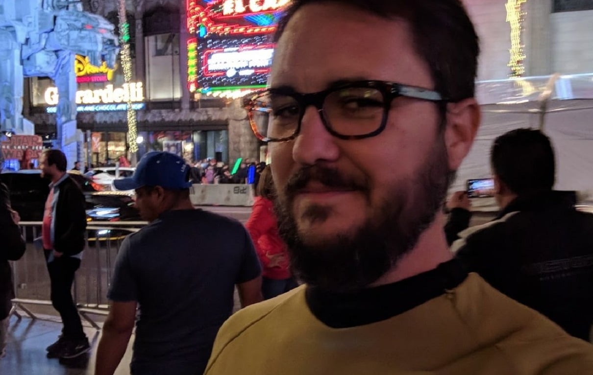 Wil Wheaton foi com uniforme de Star Trek na estreia de Star Wars: Os Últimos Jedi