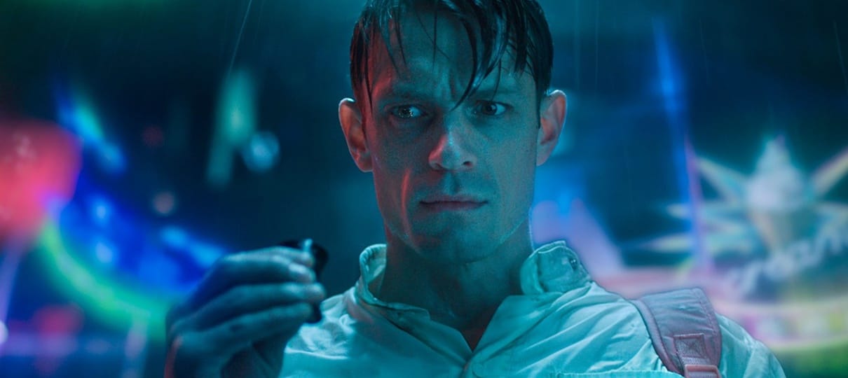 Segunda temporada de Altered Carbon deve começar suas filmagens em outubro, diz site