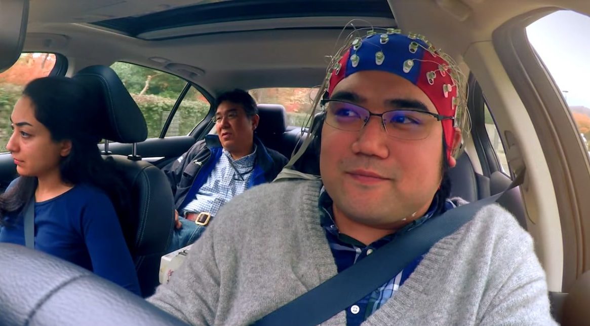 Nissan apresenta tecnologia que permite que o motorista controle o carro com o pensamento