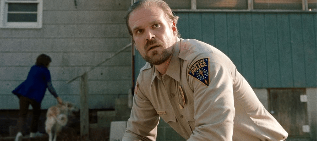 David Harbour prometeu que vai dançar com os pinguins na Antártica (em breve)