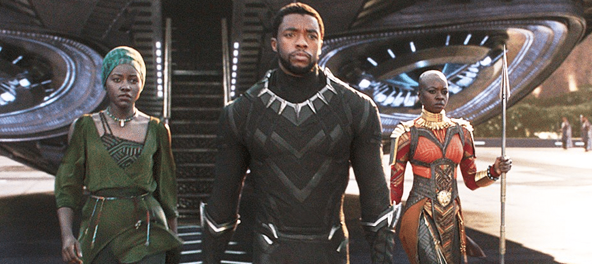 Pantera Negra ganha dois vídeos inéditos apresentando o novo Rei dos Vingadores