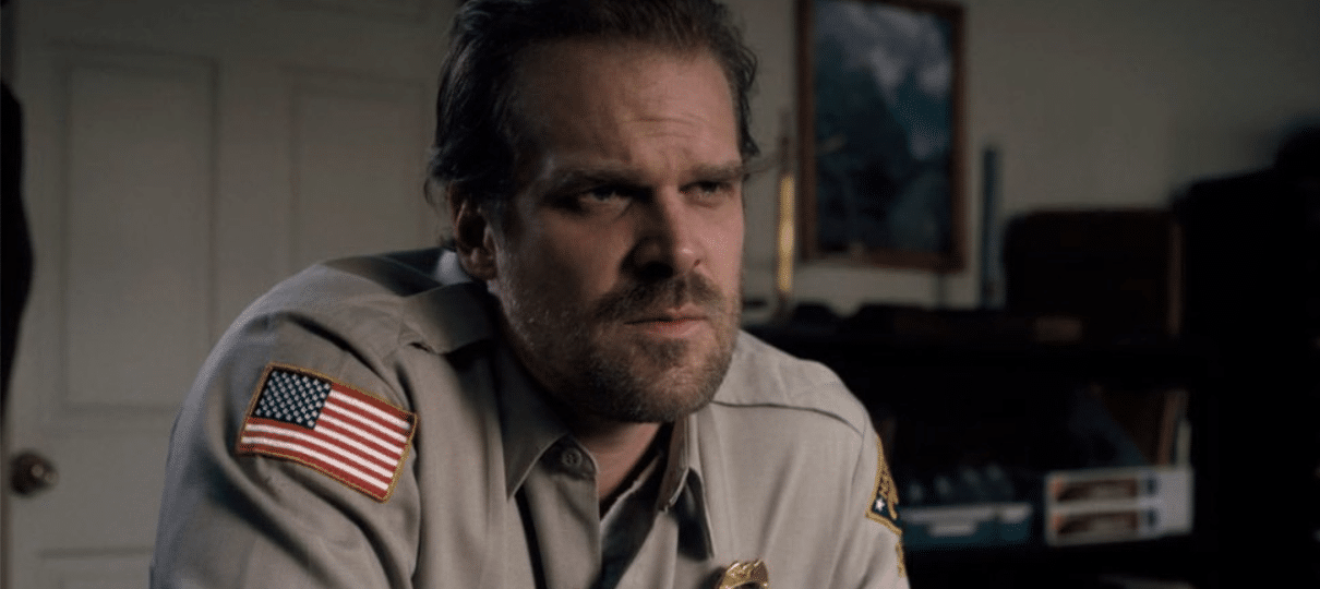 David Harbour fez a dança clássica de Jim Hopper com pinguins na Antártica