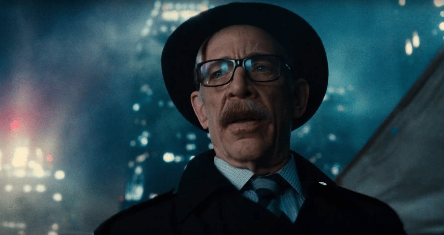 J.K. Simmons diz que Comissário Gordon deve ter participação maior no filme solo do Batman