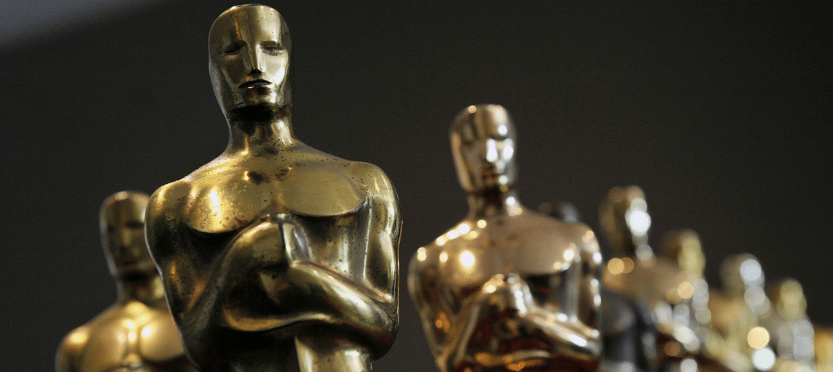 Totem de papelão da diretora Agnés Varda rouba cena na foto oficial do Oscar 2018