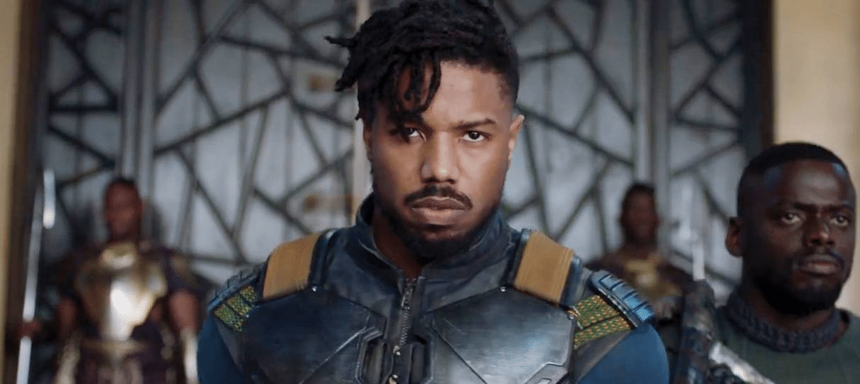 Michael B. Jordan perdeu uma aposta e agora precisa fazer flexões sempre que Lupita pedir