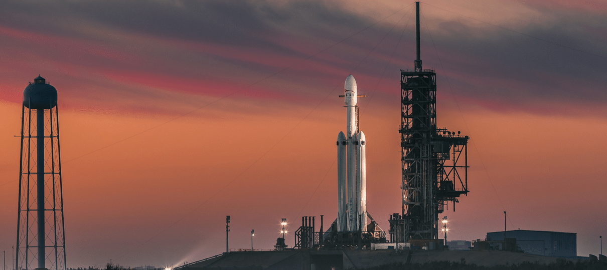 Entenda a missão do Falcon Heavy, o foguete mais poderoso do mundo