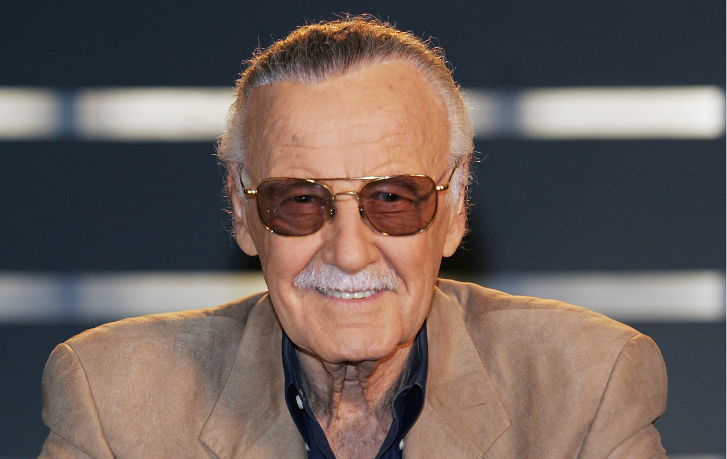 Stan Lee é levado às pressas para hospital após problemas respiratórios e no coração