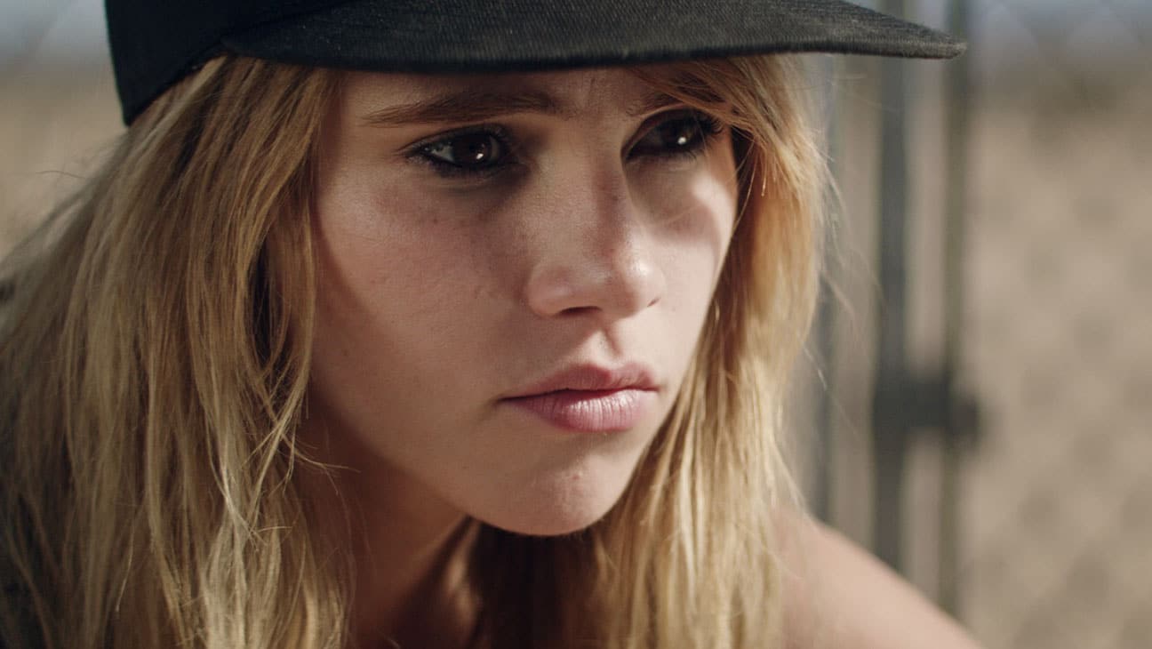 Suki Waterhouse: 5 produções com a atriz e cantora para assistir