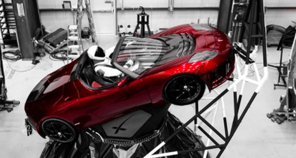 O Tesla Roadster enviado para o espaço deve ficar irreconhecível em pouco tempo