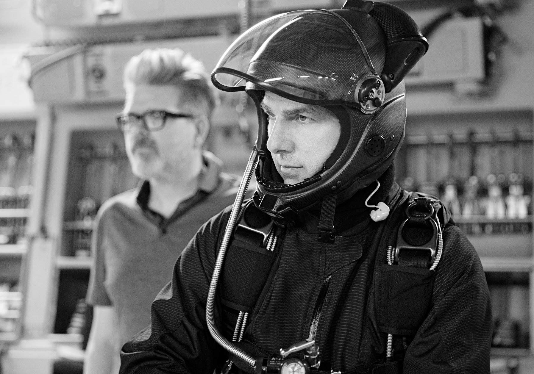 Tom Cruise celebra o fim da produção de Missão: Impossível – Efeito Fallout