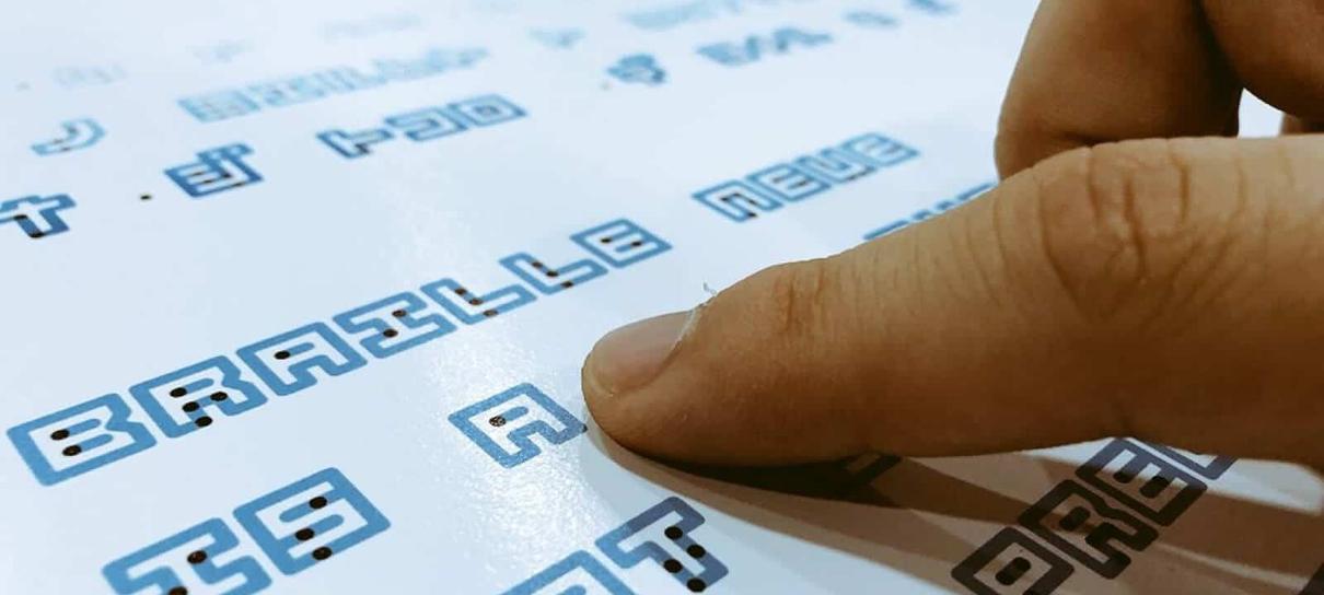 Designer japonês cria fonte que mistura o Braille com a escrita tradicional