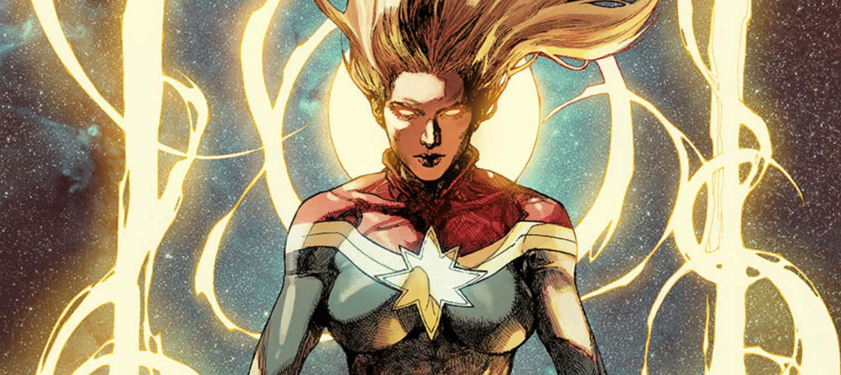 Elenco de Capitã Marvel aparece com roupas dos anos 90 em novas fotos dos bastidores