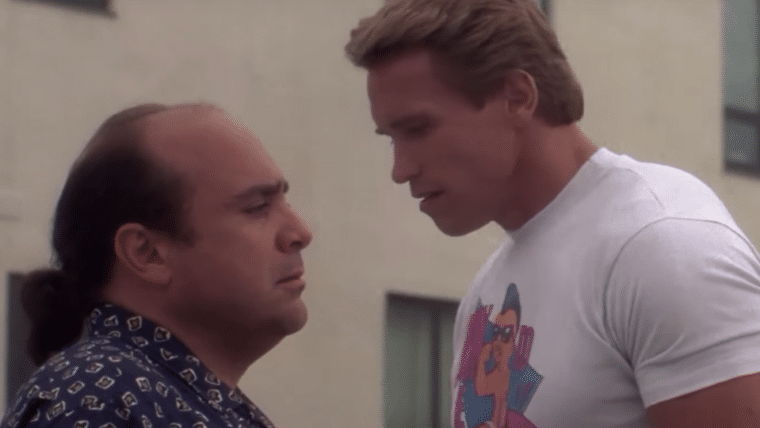 Arnold Schwarzenegger e Danny DeVito se apaixonam nessa paródia de Me Chame Pelo Seu Nome