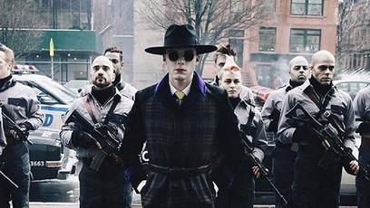 Gotham | Cameron Monaghan aparece como Coringa em fotos de bastidores