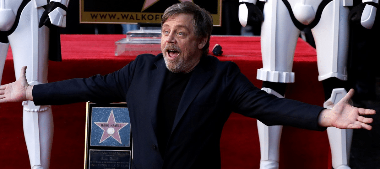 Mark Hamill ganha estrela na calçada da fama