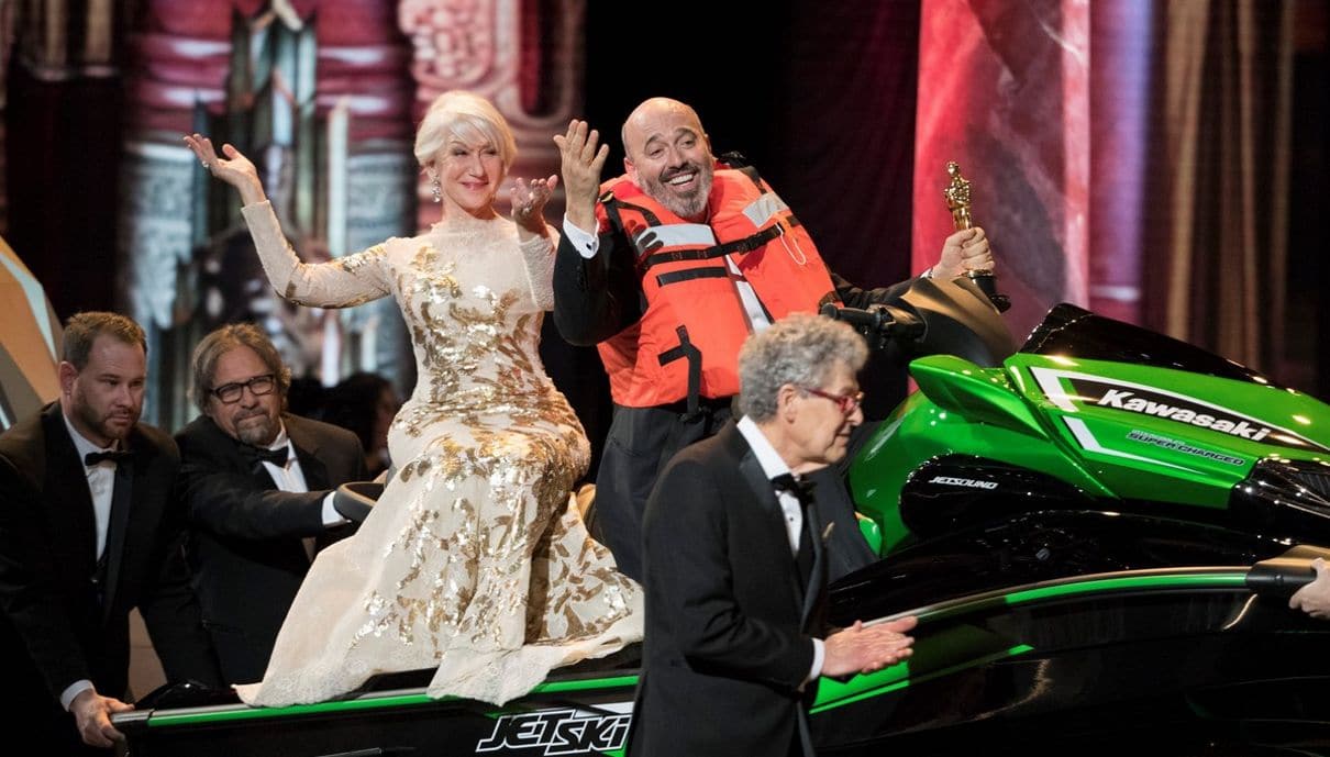 Vencedor do Oscar de Melhor Figurino ganha jet ski por fazer o discurso mais curto