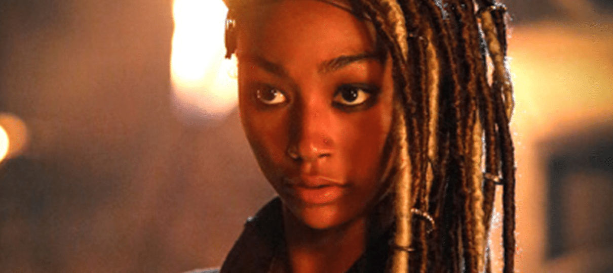 Estamos obcecadas pelo delineado bicolor da Tati Gabrielle, de 'Sabrina