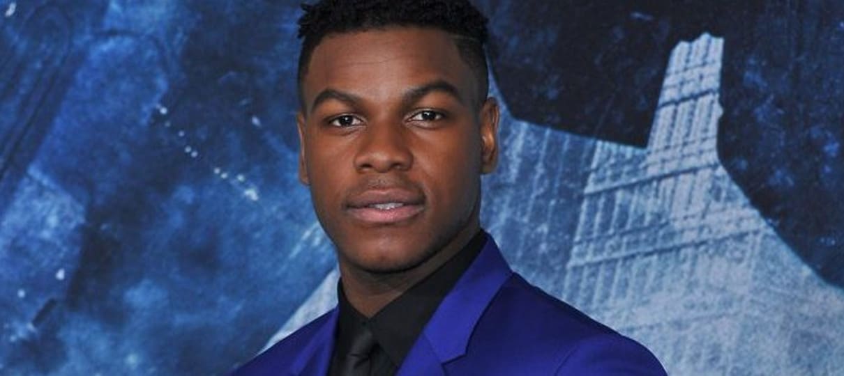 John Boyega diz que teve reuniões sobre entrar no universo cinematográfico da Marvel