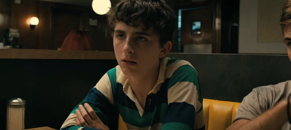 Timothée Chalamet vende drogas nos anos 90 em primeiro trailer de Hot Summer Nights