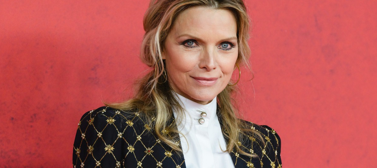 Michelle Pfeiffer pode entrar para o elenco de Malévola 2