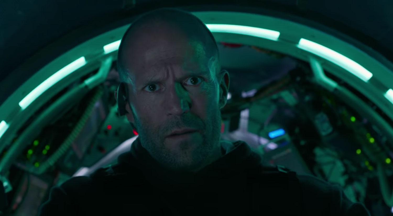 Jason Statham enfrenta um monstro gigante no trailer de Megatubarão [ATUALIZADO]