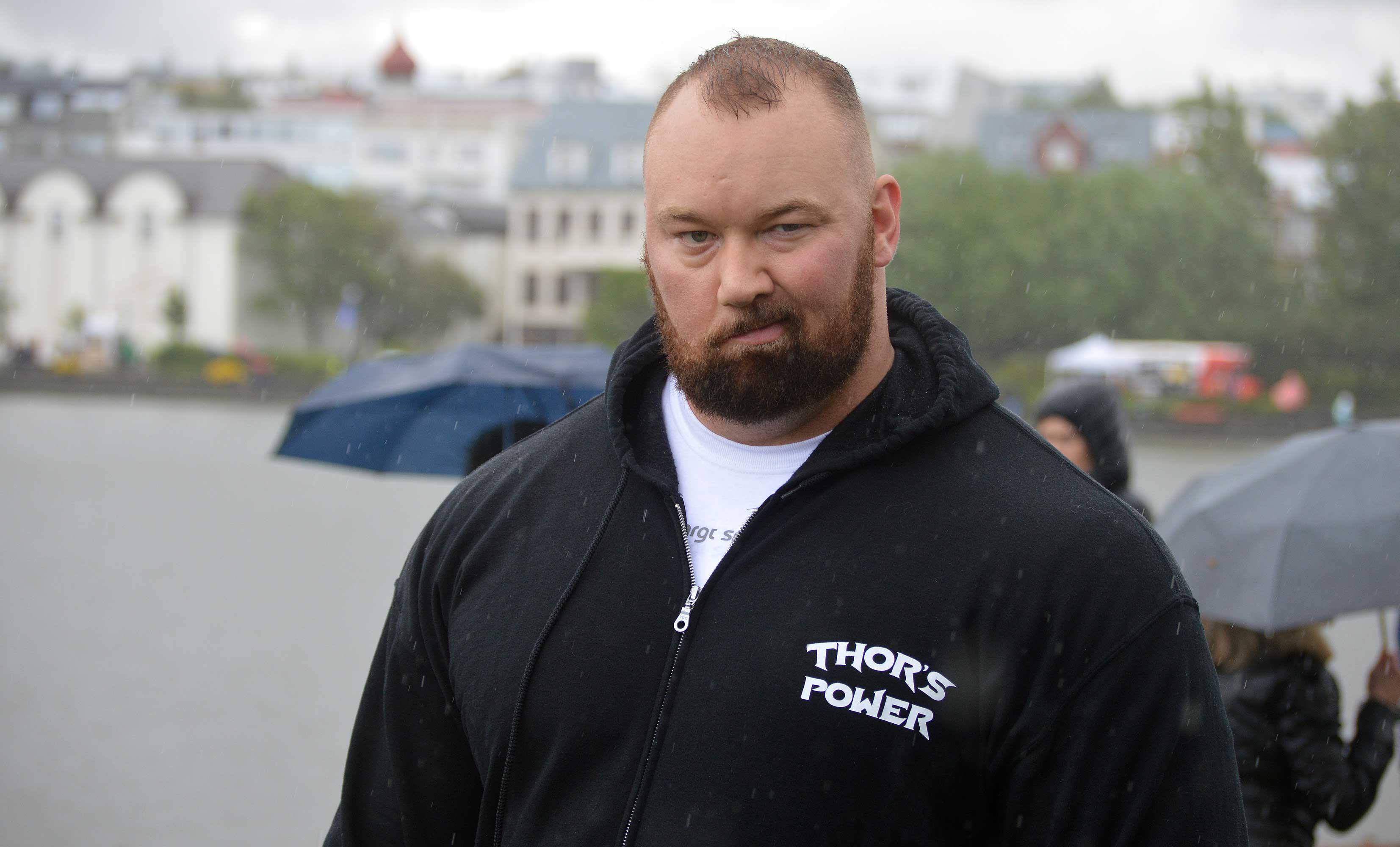 Ator que interpreta o Montanha em Game of Thrones se torna o homem mais forte do mundo