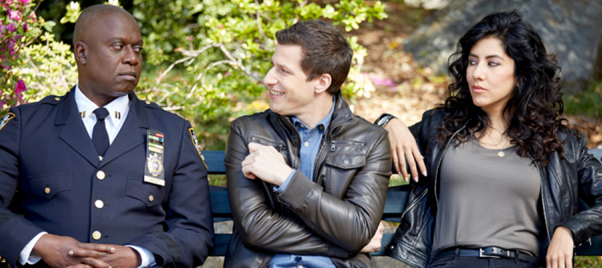 Criador de Brooklyn Nine-Nine quer que Guillermo del Toro dirija episódio de Halloween