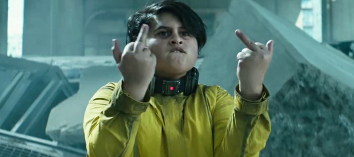 Ator do Russel é jovem demais para conferir Deadpool 2 nos cinemas