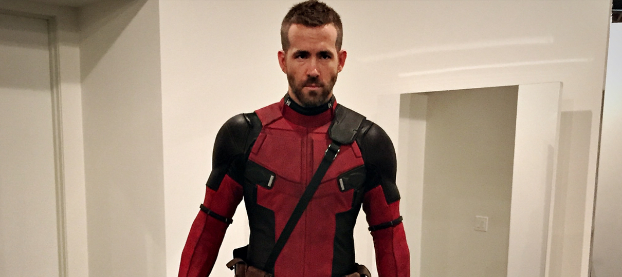 Ryan Reynolds mostra foto da primeira vez que vestiu traje de Deadpool