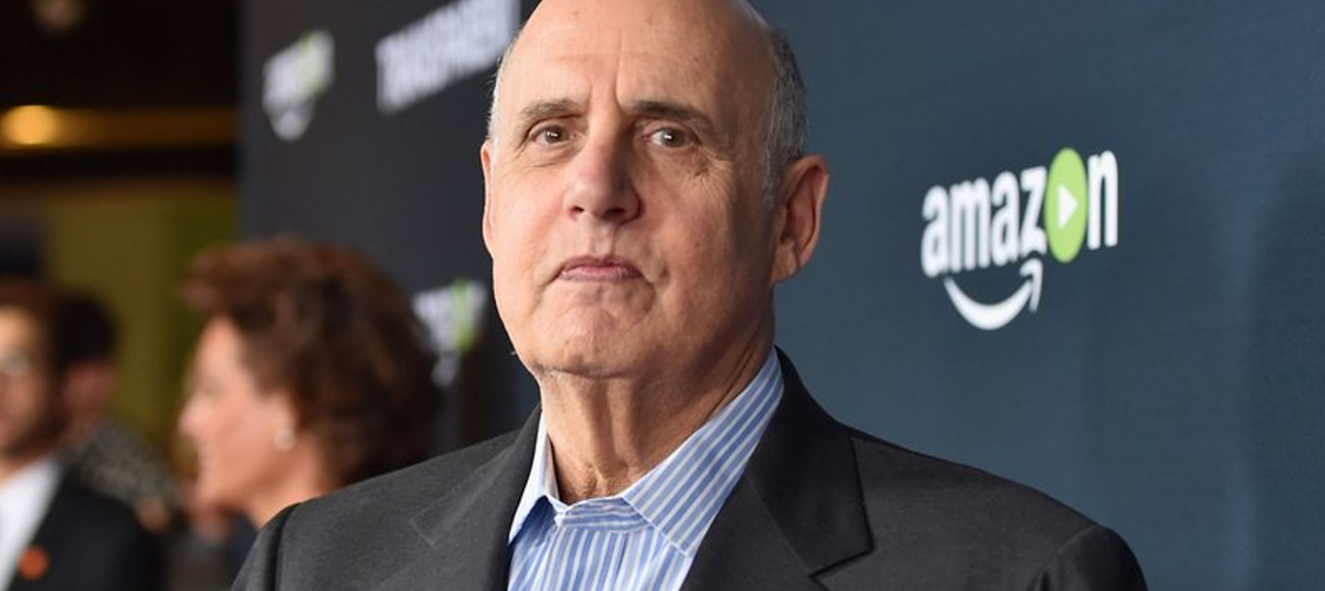 Jeffrey Tambor entra para o elenco da quinta temporada de Arrested Development