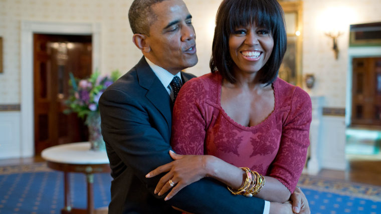 Barack e Michelle Obama produzirão filmes, séries e documentários para a Netflix