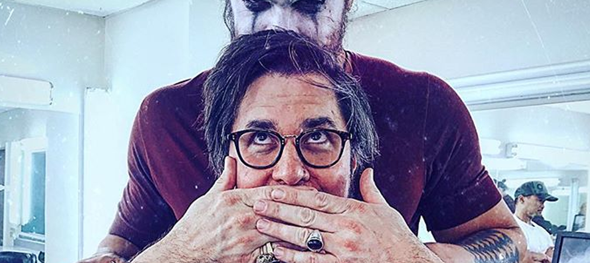 Diretor de reboot de O Corvo publica foto com Jason Momoa caracterizado