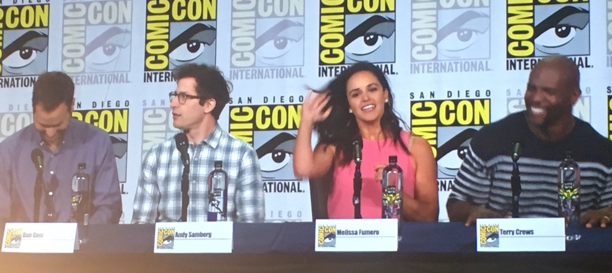 Painel de Brooklyn Nine-Nine na SDCC teve zoeiras com cancelamento e atores emocionados