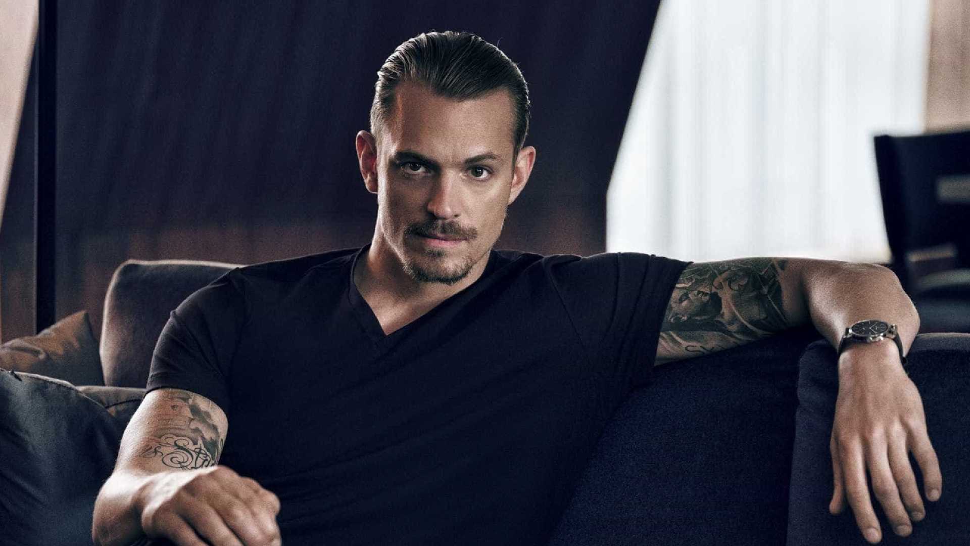 Joel Kinnaman vai protagonizar série da Apple sobre a Corrida Espacial