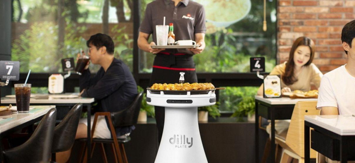 Pizzaria na Coreia tem robô garçom para servir pizzas