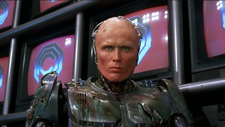 Ator que interpretou RoboCop está de volta em Detroit (para detonar a crise das Artes)