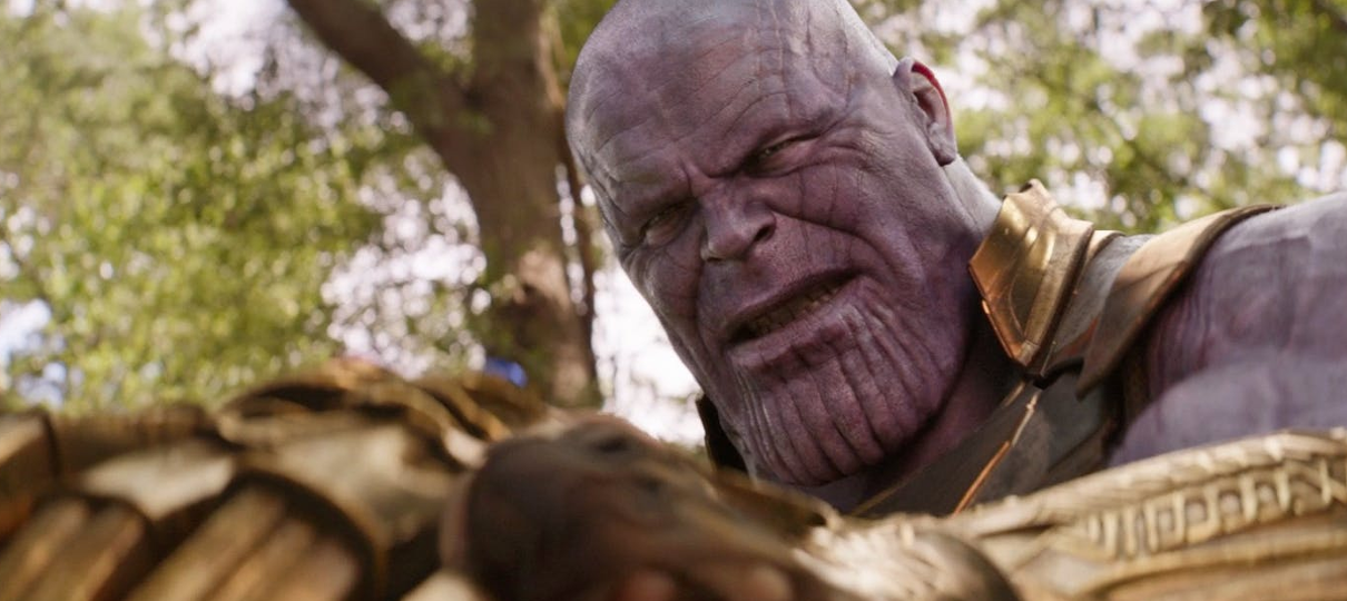 Diretores comentam sobre dano que a Manopla do Infinito causou no braço de Thanos