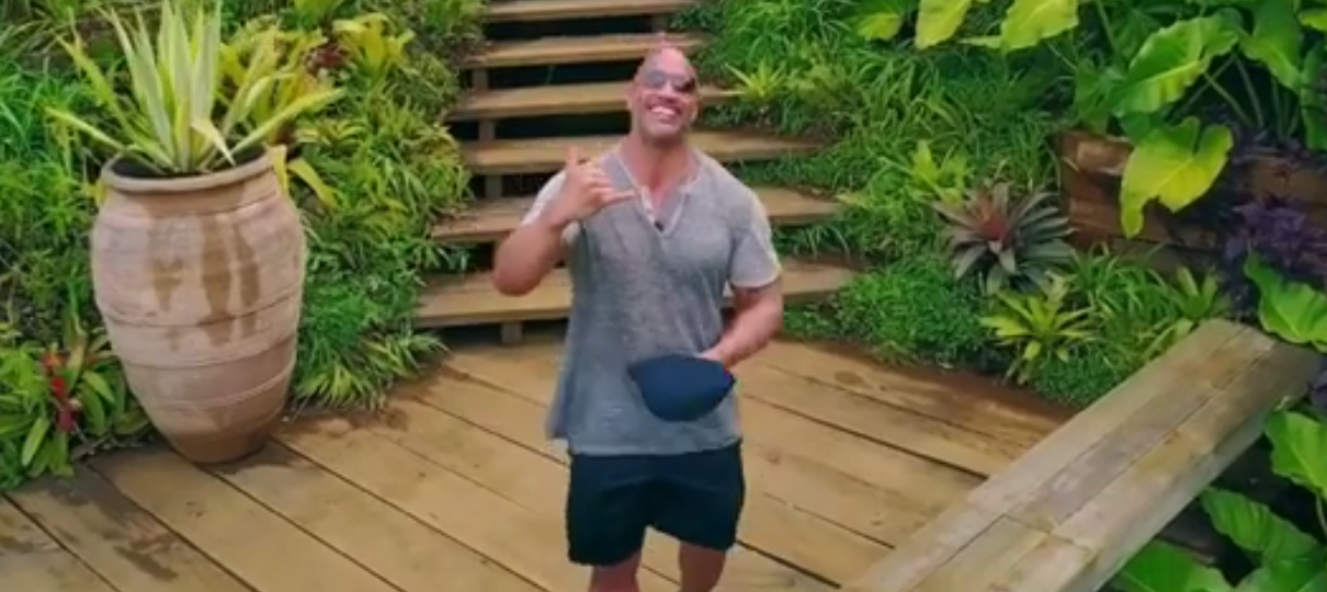 The Rock mostra os gigantescos sets de Jungle Cruise em vídeo