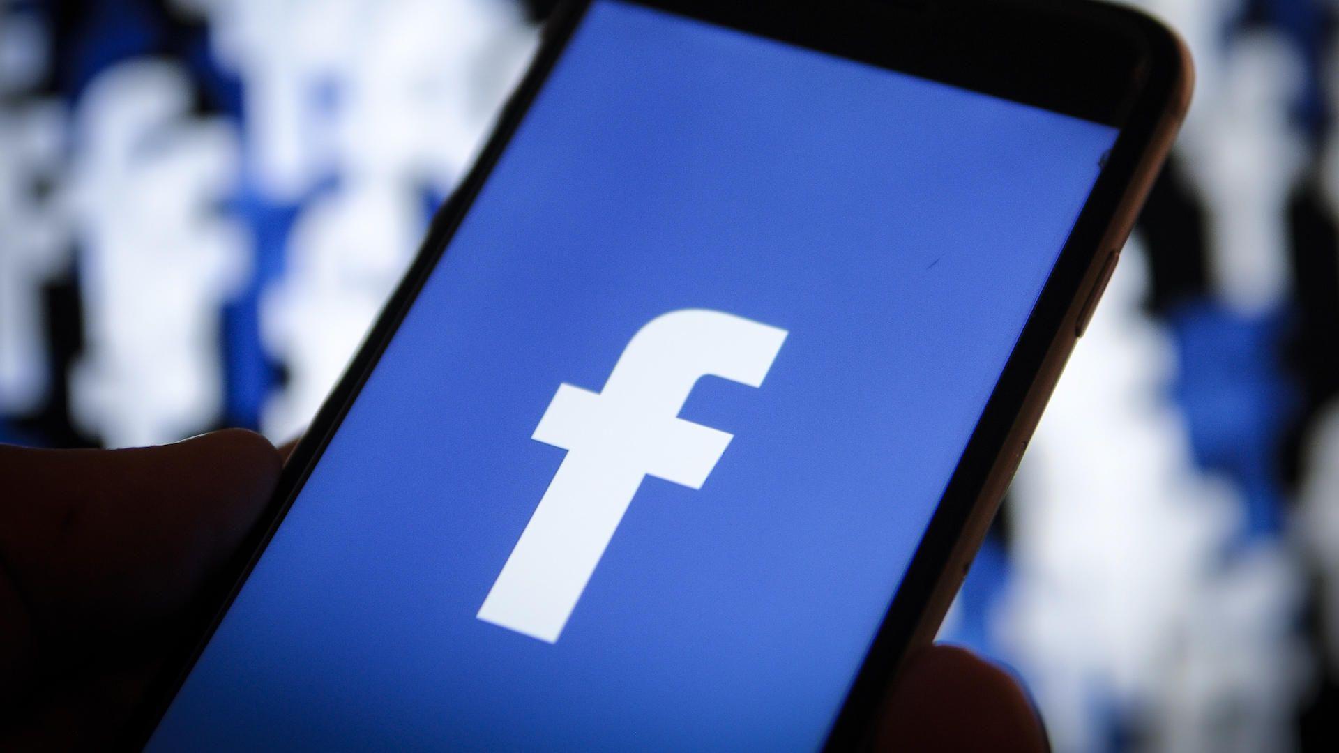 Facebook é multado em US$ 641 mil por conta de escândalo com a Cambridge Analytica