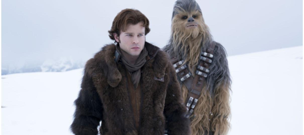 Han Solo | Cena deletada mostra guerra de bolas de neve entre Han e Chewie